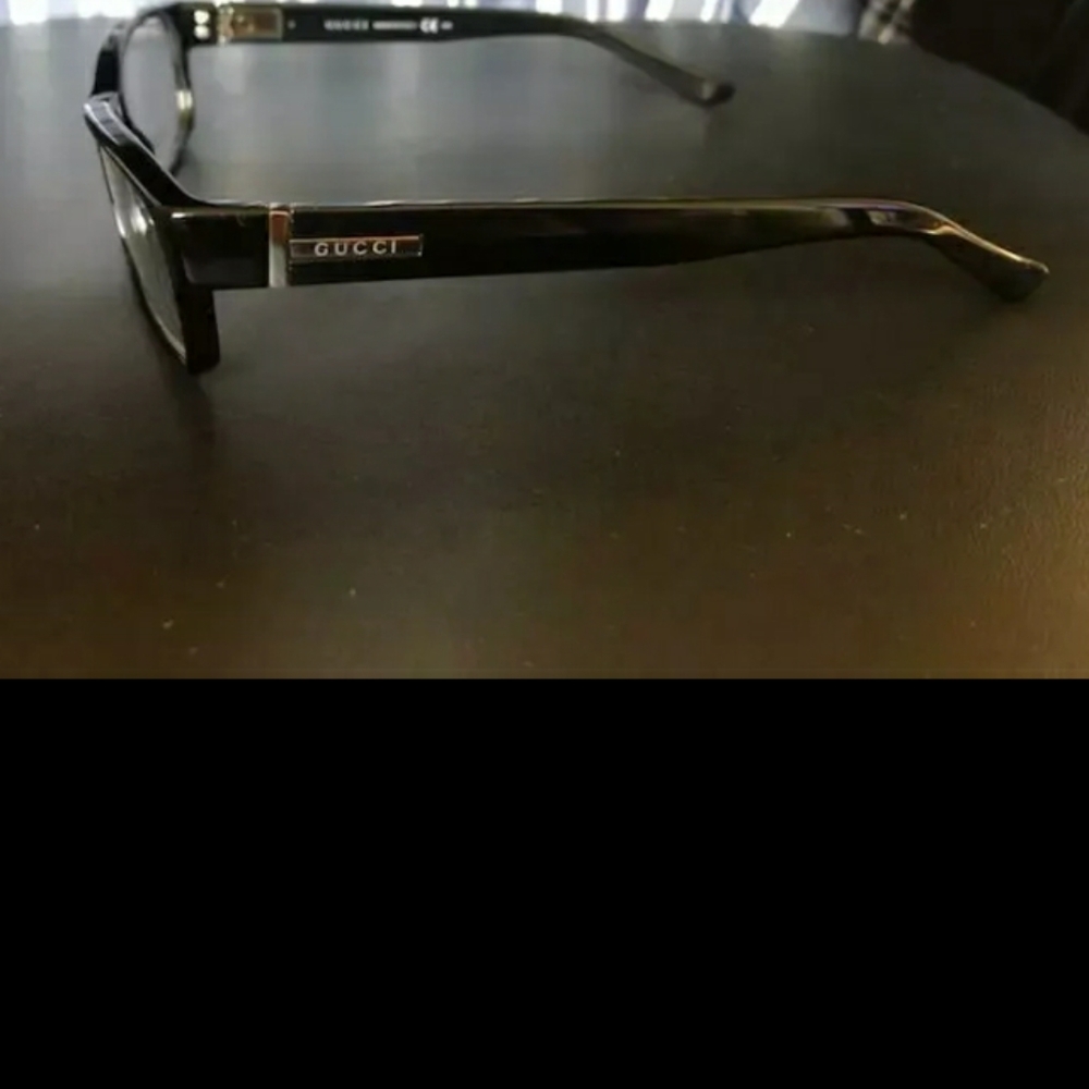 Brand new Gucci non prescription glasses. Never been worn or used.